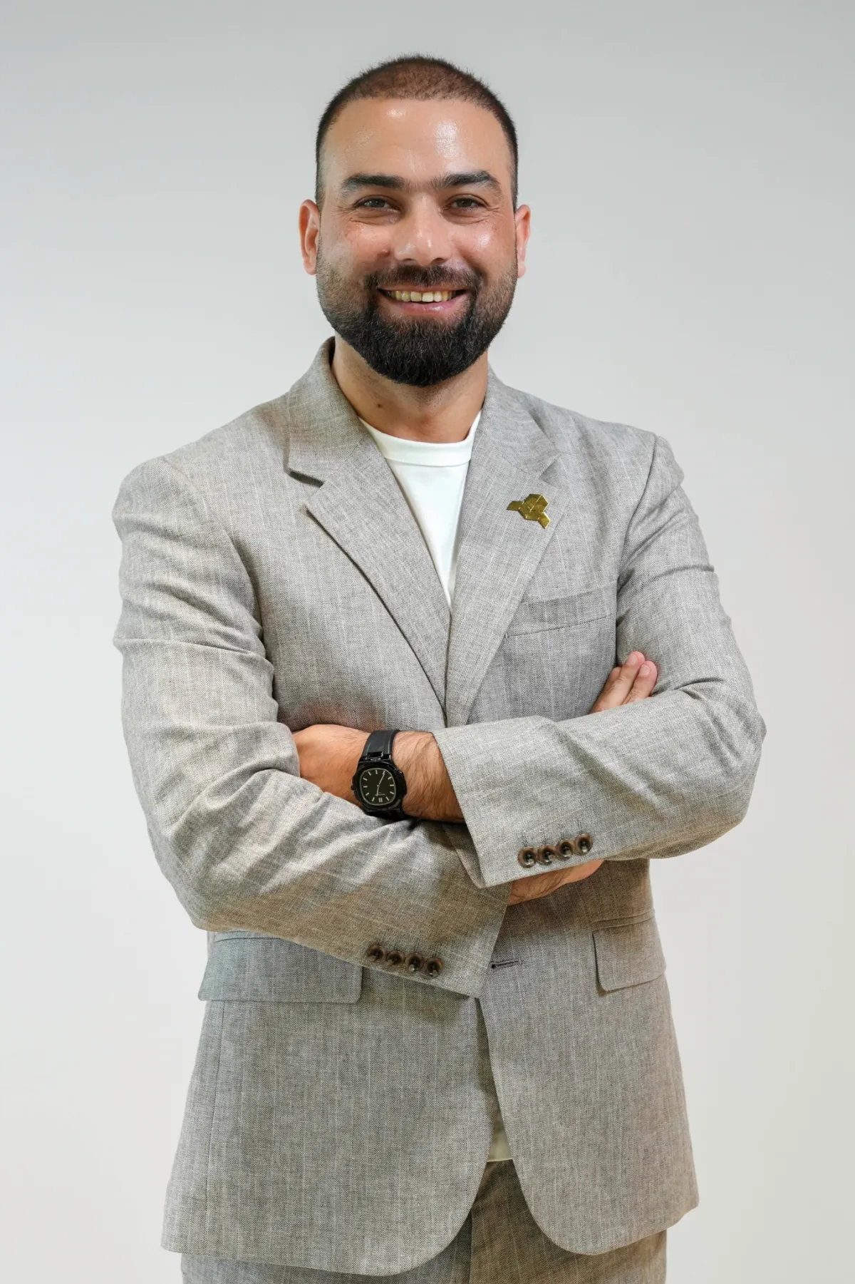 Professional headshot — approachable confidence